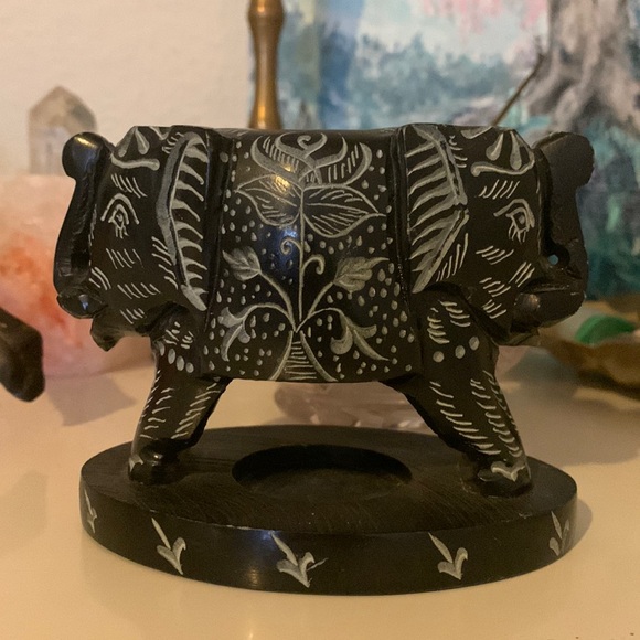 Handmade elephant candle holder - Picture 1 of 5